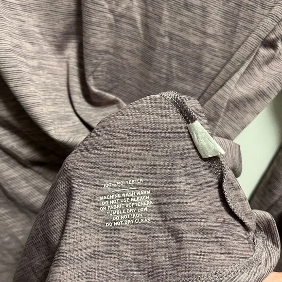 REI Women’s Purple Lightweight Hiking Long Sleeve Shirt Size XS - Picture 3 of 7